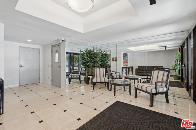 Photo - 1242 S Barrington Ave Unit 304