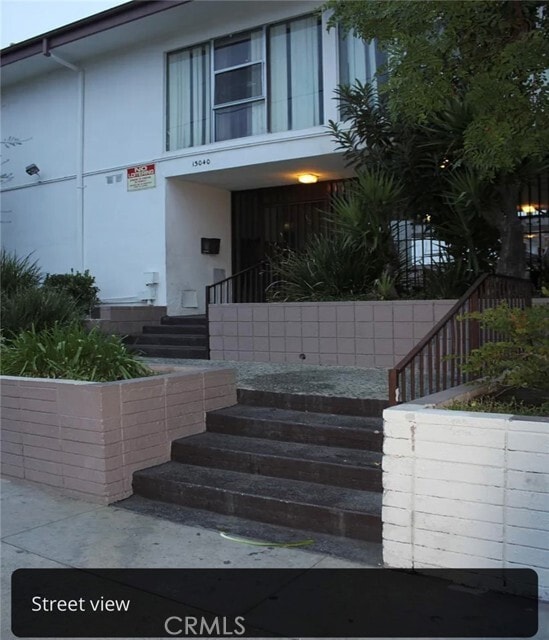 Building Photo - 13040 Dronfield Ave Unit 6