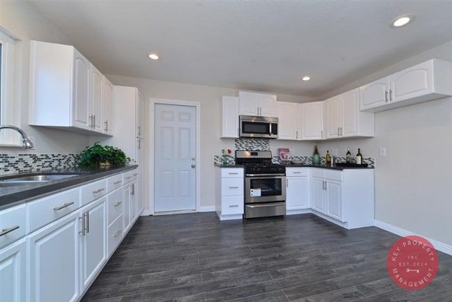 Photo - Modern 3 Bedroom 2 Bath Home, San Diego (9...