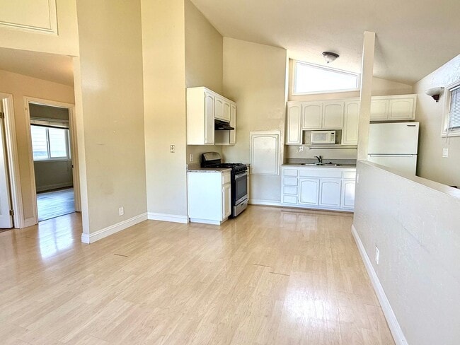 Photo - 2242 Elden Ave Apartment Unit B