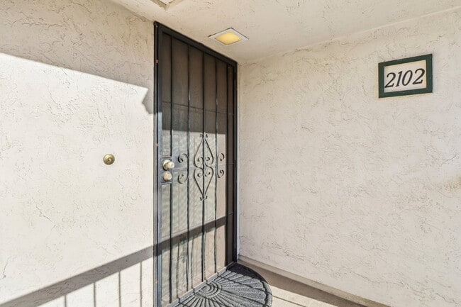 Photo - 450 W Vermont Ave Unit 2102