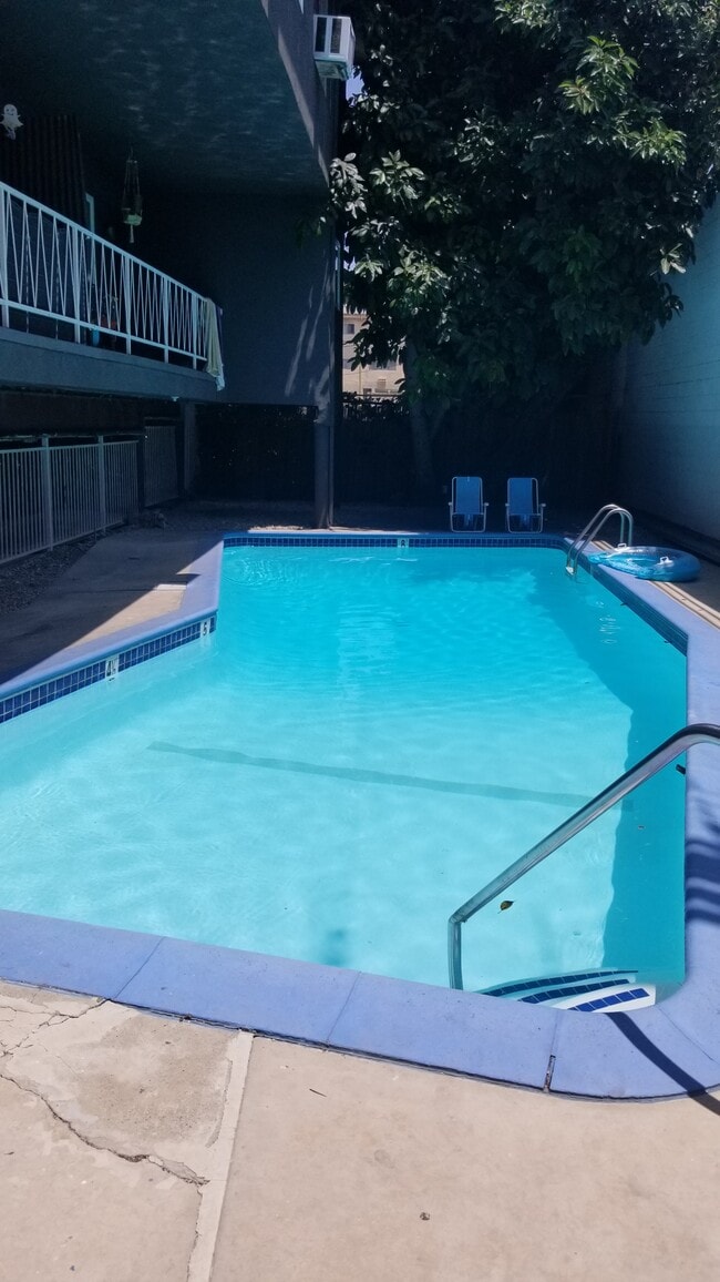 Building Photo - 7068 Lanewood Ave