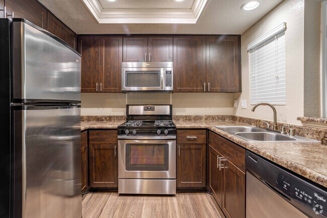 1BR, 1BA - 637 SF - Village Oaks