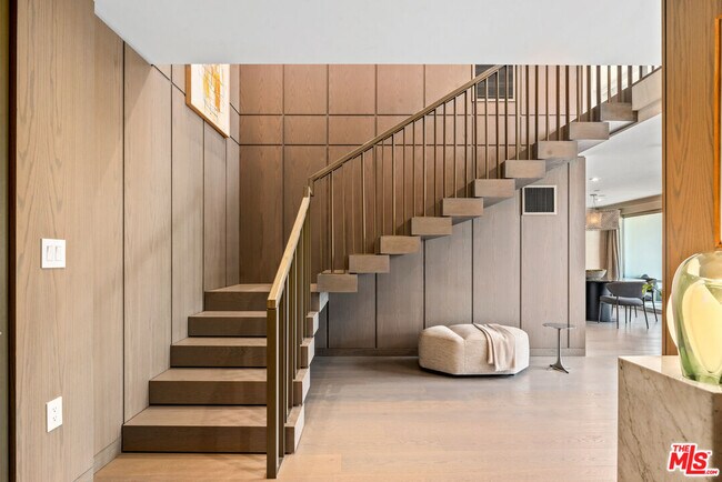 Photo - 2025 Ave of the Stars Unit 1408