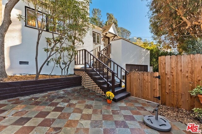 Photo - 406 Entrada Dr