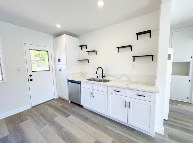 Photo - 15301 Eastwood Ave