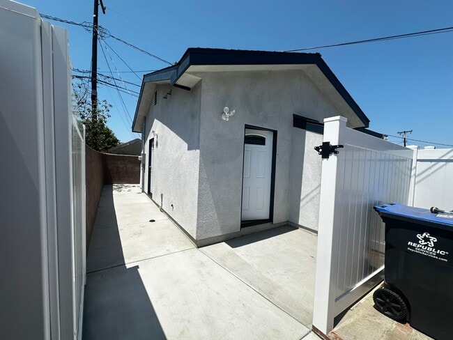 Building Photo - 2134 Park Dr Rental