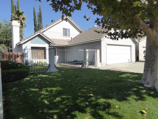 COMING SOON! Live Oaks Community 3 Bedroom... - COMING SOON! Live Oaks Community 3 Bedroom... House