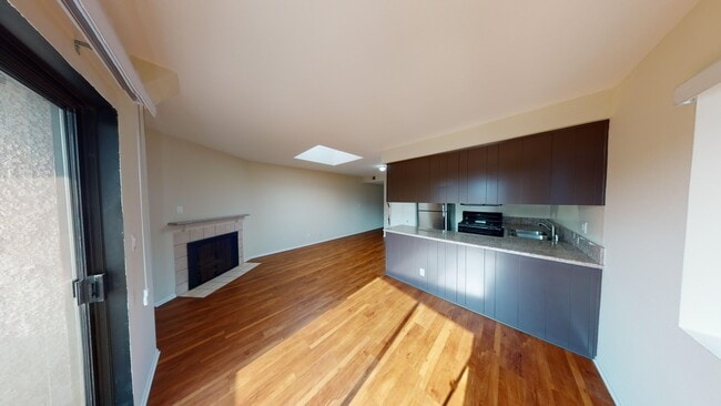 Photo - 3974 Moore St