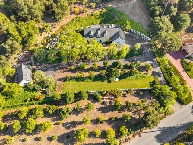 Building Photo - 3945 Pala Mesa Dr