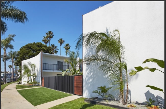 Photo - 1740 Redondo Ave