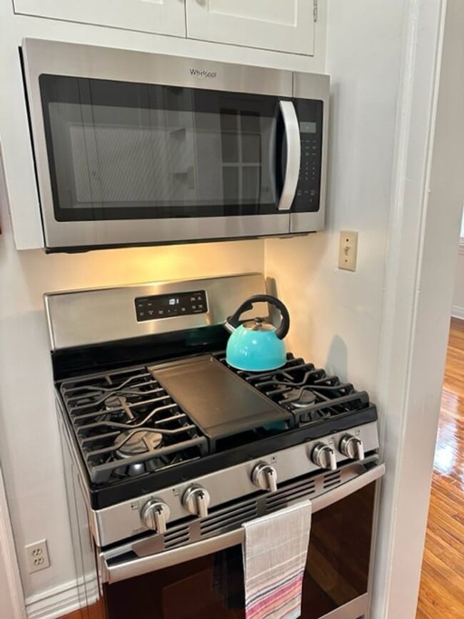 Photo - 1417 Bank St Unit #B