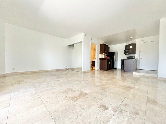 Building Photo - 3947 Los Feliz Blvd Unit 105A Rental