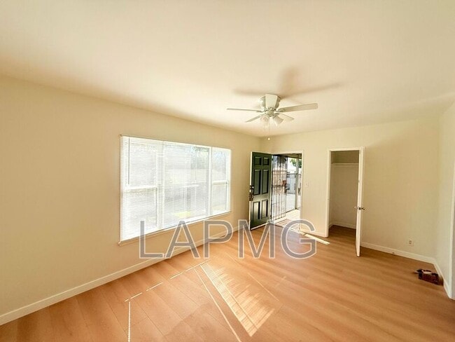 Photo - 363 E Washington Blvd