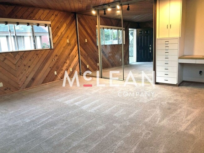 Building Photo - 5830 Appian Way Unit B