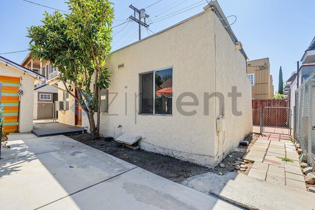 Building Photo - Unit