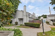 Photo - Spacious 3-Bedroom Townhome in Orangethorp...