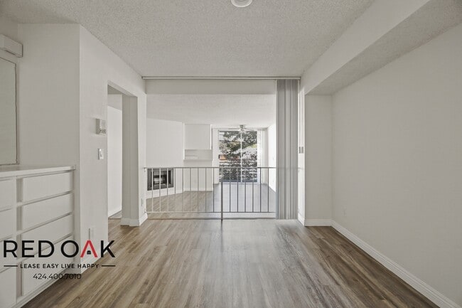 Photo - 8309 Cedros Ave Unit 105