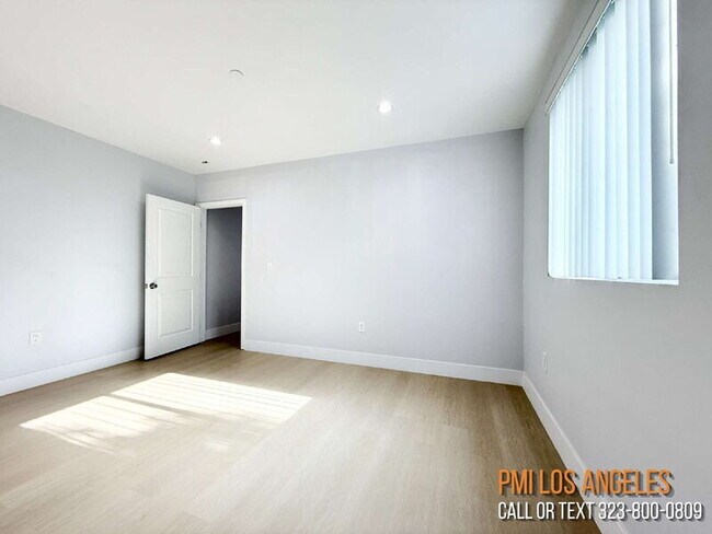 Photo - 208 1/2 E 87th St