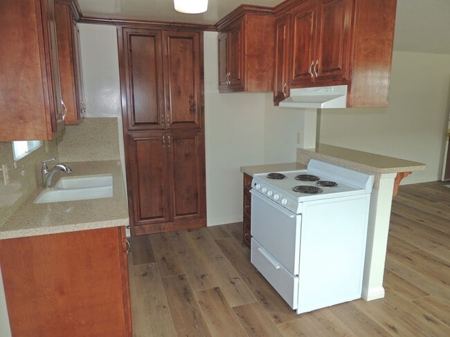 Photo - 321 Gladys Ave Unit 4