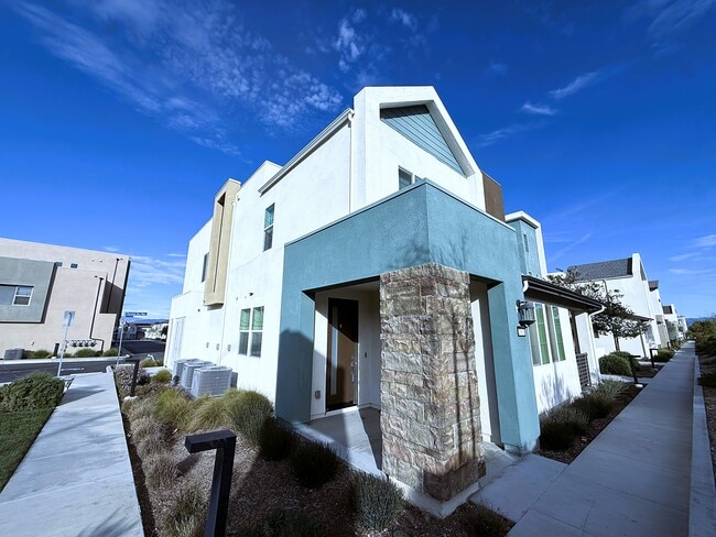 Building Photo - 27078 Painted Sky Way