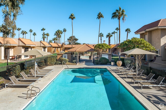 Royal Palms - Royal Palms Apartments