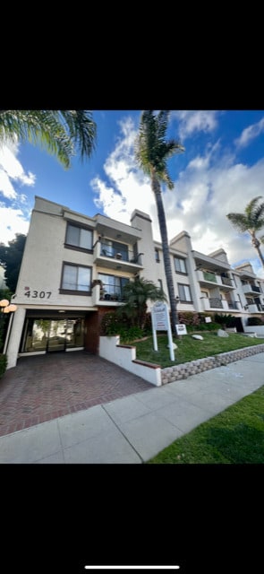 Whitsett Apartments - Whitsett Apartments