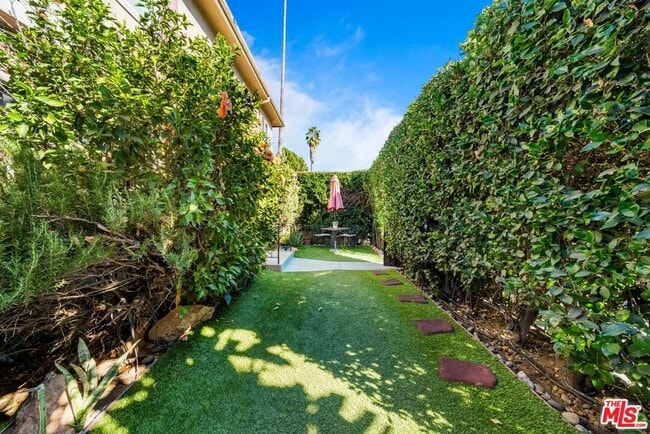 Photo - 11585 Riverside Dr