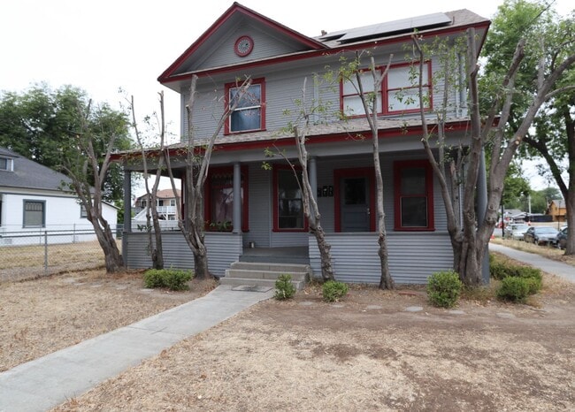 Building Photo - RIV3907 Unit 1