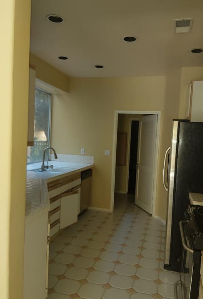 Photo - Welcome to our Beautiful, Spacious 2 Bedrooms 2.5 Full Bath Townhouse!