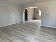 Photo - 1432 W 9th St