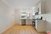 Photo - 212 S Reeves Dr Apartment Unit 8