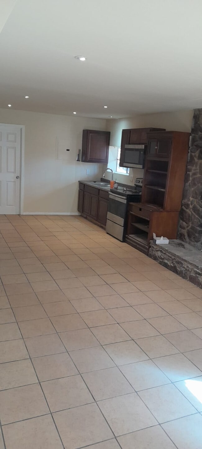 Photo - 54030 Pine Crest Ave