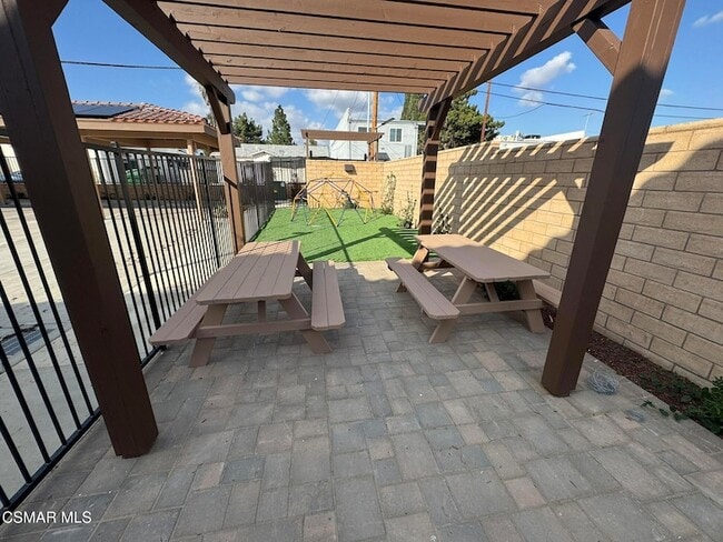 Photo - 1850 Buyers St Unit 205