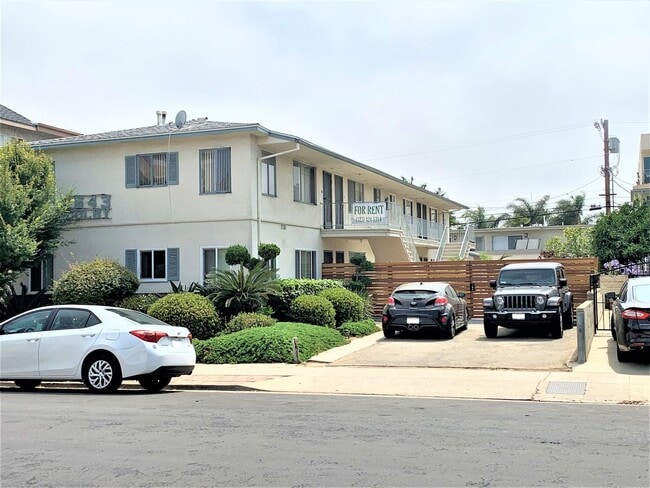 Building Photo - 1643 Colby Ave Unit 07