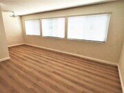 Photo - 927 W 9th St Unit Apt #2