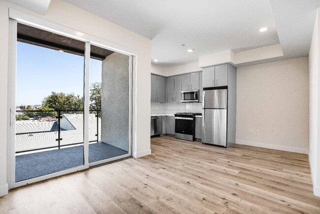 Photo - 3308 Mentone Ave Apartment