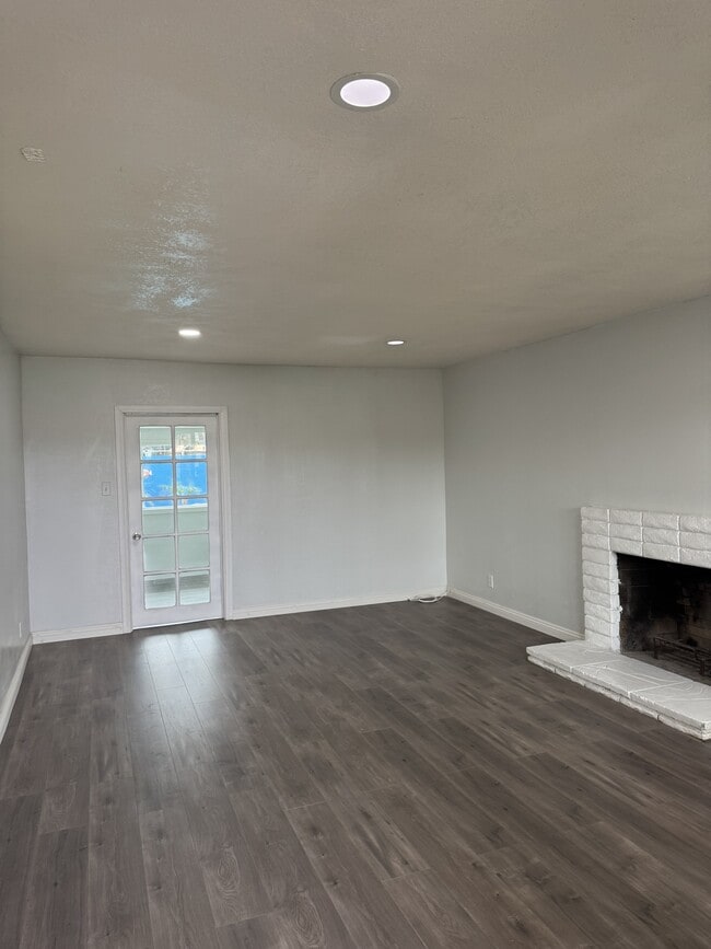 Photo - 502 E Newfield St