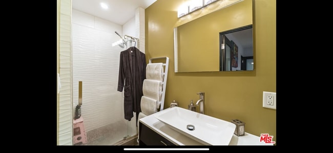 Photo - 10915 Ayres Ave Unit 10915 Ayres Ave