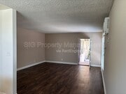 Photo - 3104 Montrose Ave Unit 6