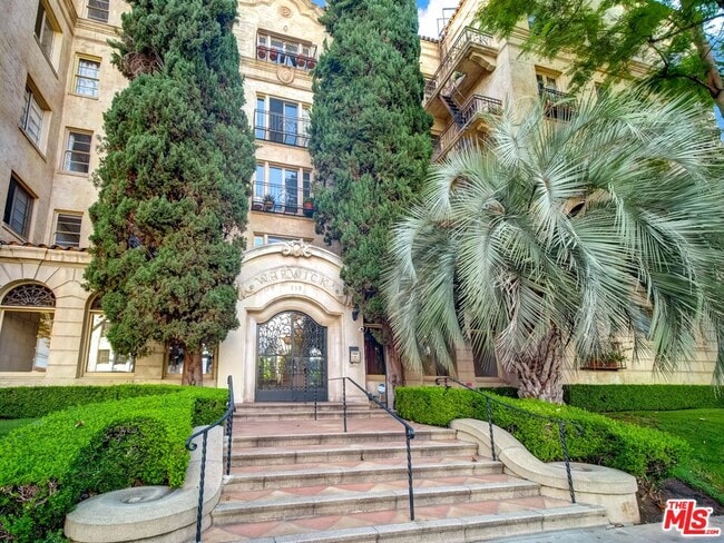 Photo - 109 N Sycamore Ave Unit 505