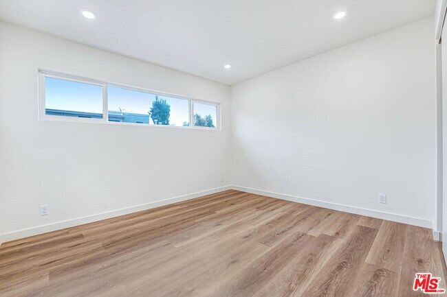 Photo - 16185 Sunset Blvd Unit 3