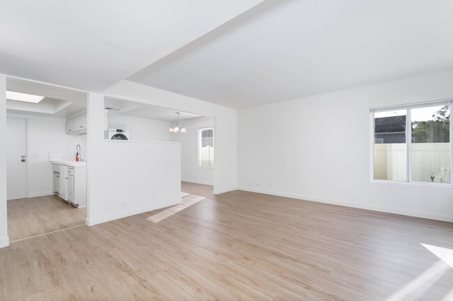 Photo - 1138 N Valley St