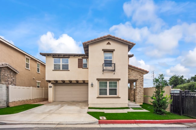 Photo - 950 N Ellie St