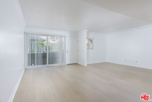 Photo - 355 N Maple St Unit 116