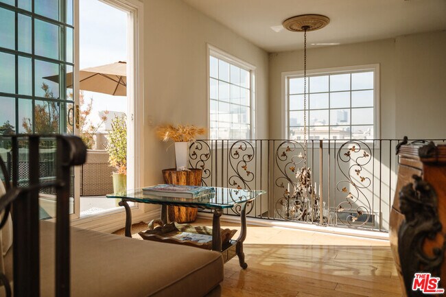 Photo - 125 Rexford Dr Unit 303