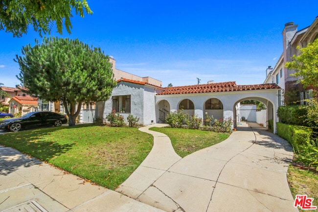 Photo - 352 S Wetherly Dr House