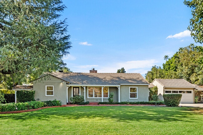 Photo - 8757 Encino Ave