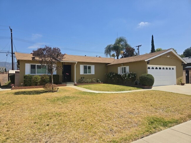 Building Photo - Beautiful 3 Bedroom Home in Glendora