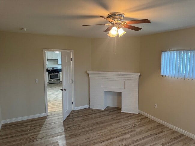 Photo - 4433 3/4 Towne Ave